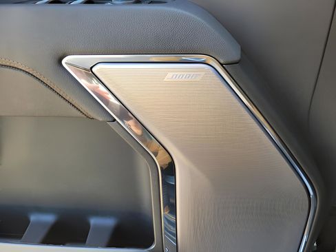 New 2026 Chevrolet Silverado 1500 High Country w/ High Country Premium Package AWD/4WD image 15