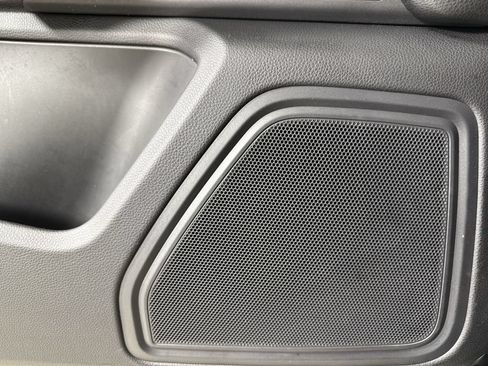 Certified 2024 Porsche Macan AWD/4WD image 35