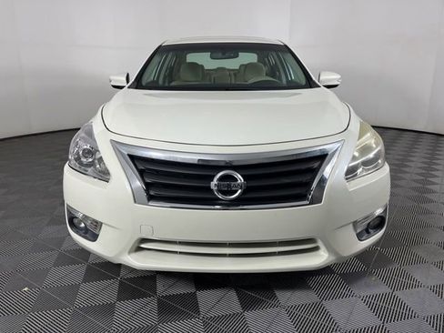 Used 2015 Nissan Altima 2.5 SV w/ Convenience Package FWD image 5