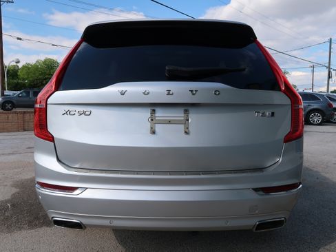 Used 2016 Volvo XC90 T6 Inscription w/ Vision Package AWD/4WD image 10