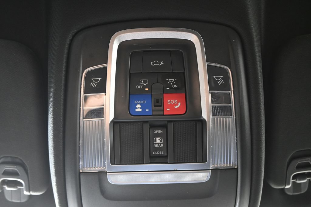 Used 2020 RAM 1500 Laramie AWD/4WD image 34