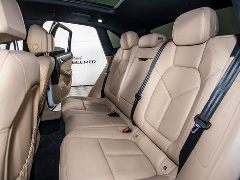 Used 2023 Porsche Macan S image 29