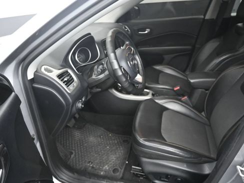 Used 2018 Jeep Compass Latitude w/ Popular Equipment Group AWD/4WD image 10