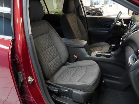 Used 2019 Chevrolet Equinox LT w/ Driver Convenience Package AWD/4WD image 23