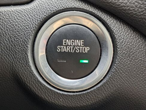 Used 2021 Chevrolet Equinox LT image 30