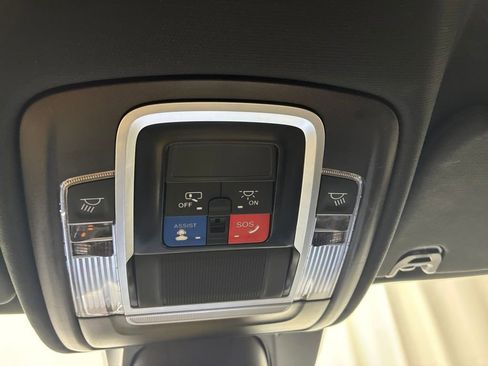 Used 2024 RAM 1500 Laramie AWD/4WD image 22