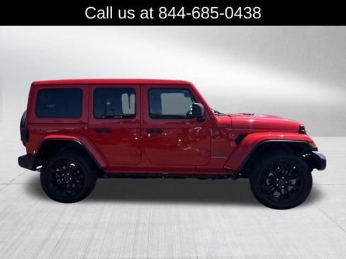 Certified 2025 Jeep Wrangler Unlimited Sahara w/ Safety Group AWD/4WD image 4