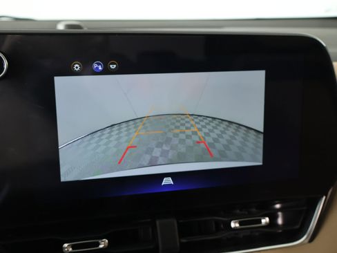 Used 2025 Chevrolet Equinox ACTIV FWD image 6