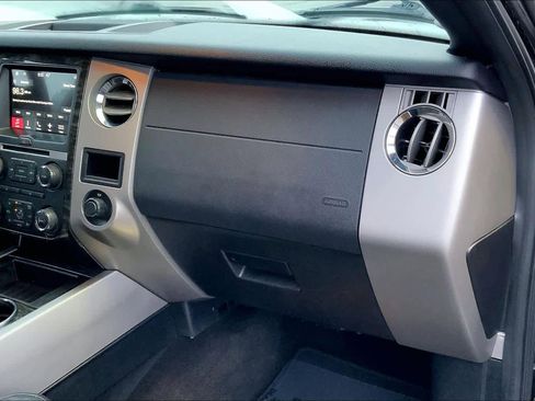 Used 2017 Ford Expedition Limited image 17