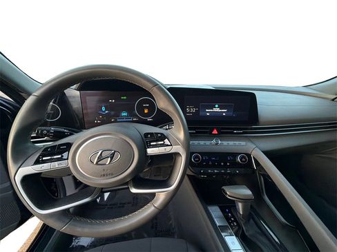 Used 2023 Hyundai Elantra SEL w/ Convenience Package image 21