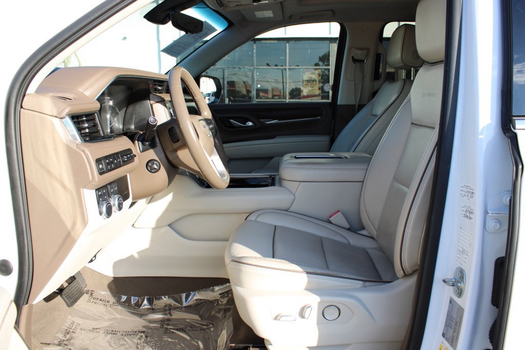 Used 2021 GMC Yukon XL Denali w/ Denali Premium Package AWD/4WD image 11