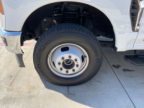 Used 2024 Ford F350 XLT image 25