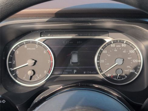 Used 2023 Nissan Rogue SV image 23