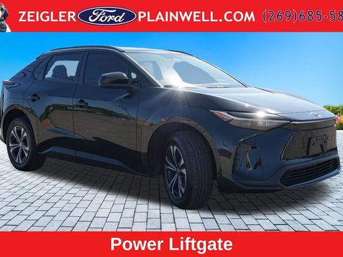 Used 2024 Toyota bZ4X FWD image 7