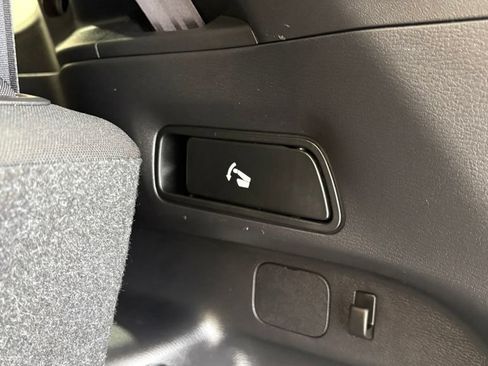 Used 2022 Mitsubishi Outlander ES AWD/4WD image 7