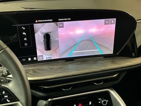 Used 2025 Audi Q5 Premium w/ Convenience Package image 4