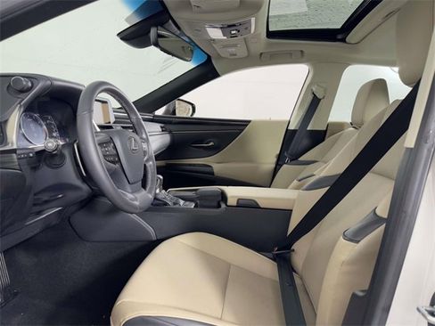 Used 2019 Lexus ES 350 image 4