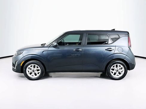Used 2025 Kia Soul LX FWD image 3
