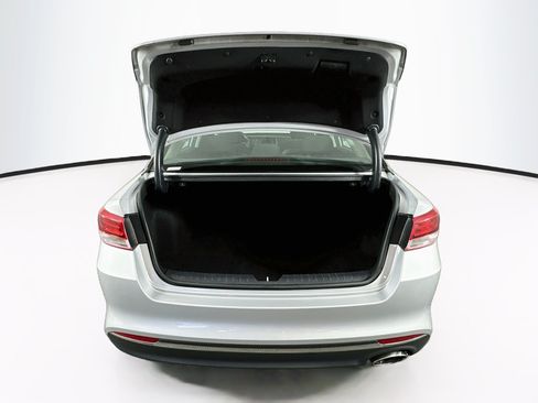 Used 2016 Kia Optima LX FWD image 27
