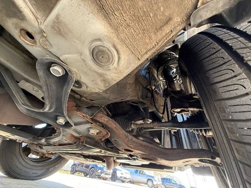 Used 2013 Toyota RAV4 LE AWD/4WD image 18