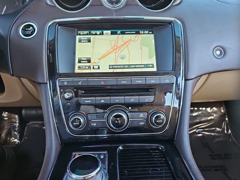 Used 2015 Jaguar XJ L Portfolio RWD image 15