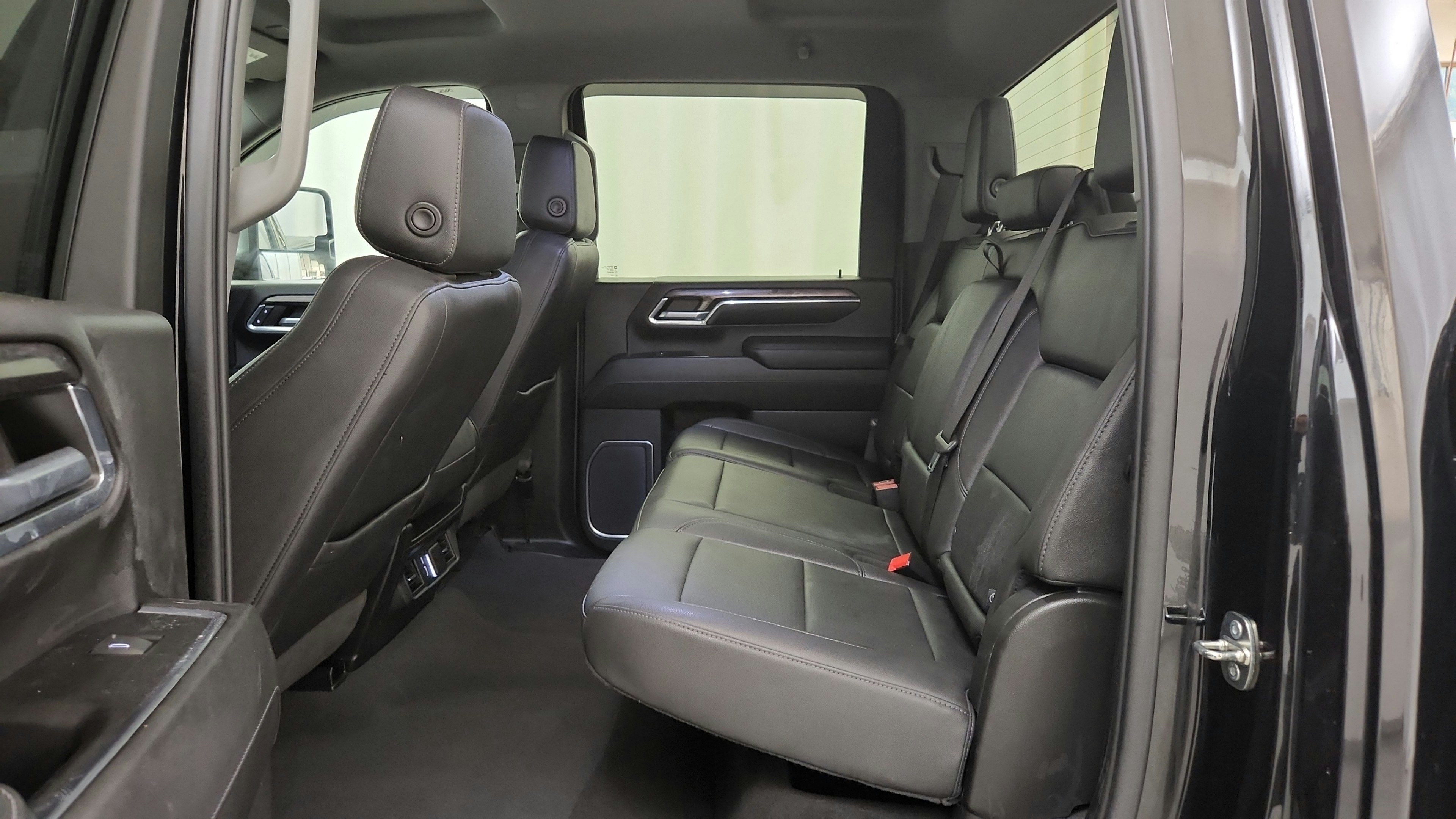 Used 2024 Chevrolet Silverado 2500 LTZ AWD/4WD image 26