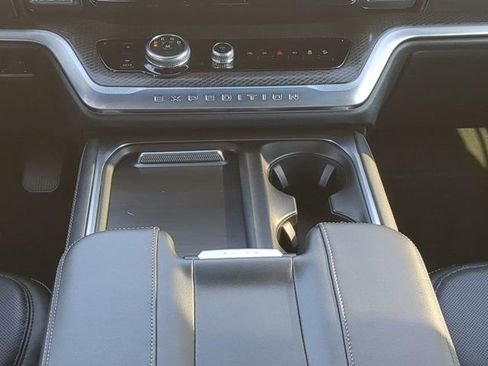 Used 2025 Ford Expedition Max Platinum w/ Stealth Appearance Package image 18