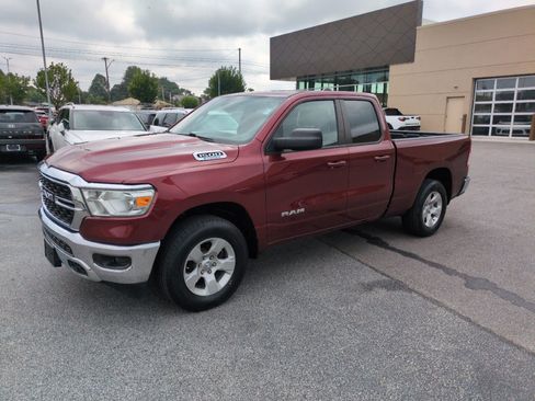 Used 2022 RAM 1500 Big Horn AWD/4WD image 3