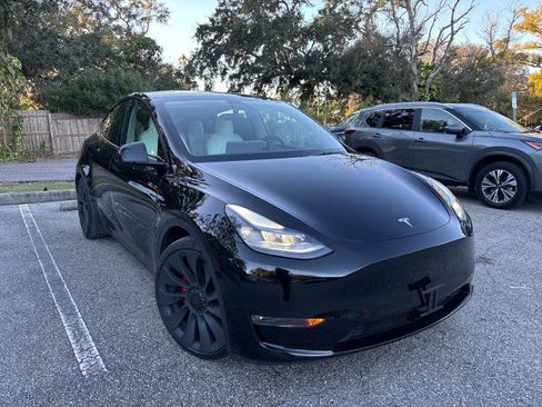 Used 2021 Tesla Model Y Performance image 4