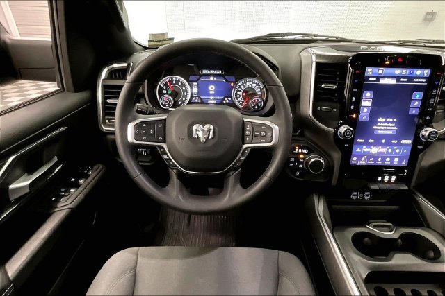 Used 2025 RAM 1500 Big Horn AWD/4WD image 6