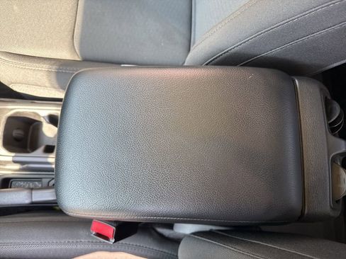 Used 2023 Jeep Gladiator Willys image 40