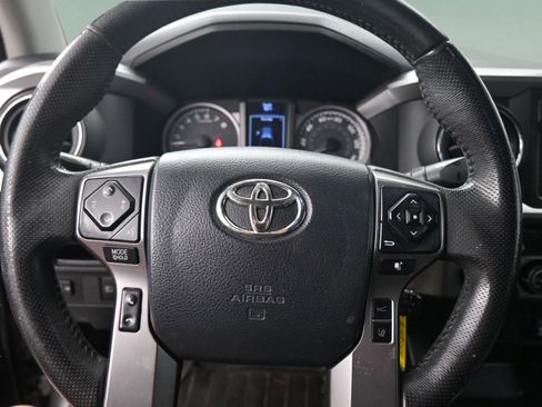 Used 2019 Toyota Tacoma SR5 AWD/4WD image 27