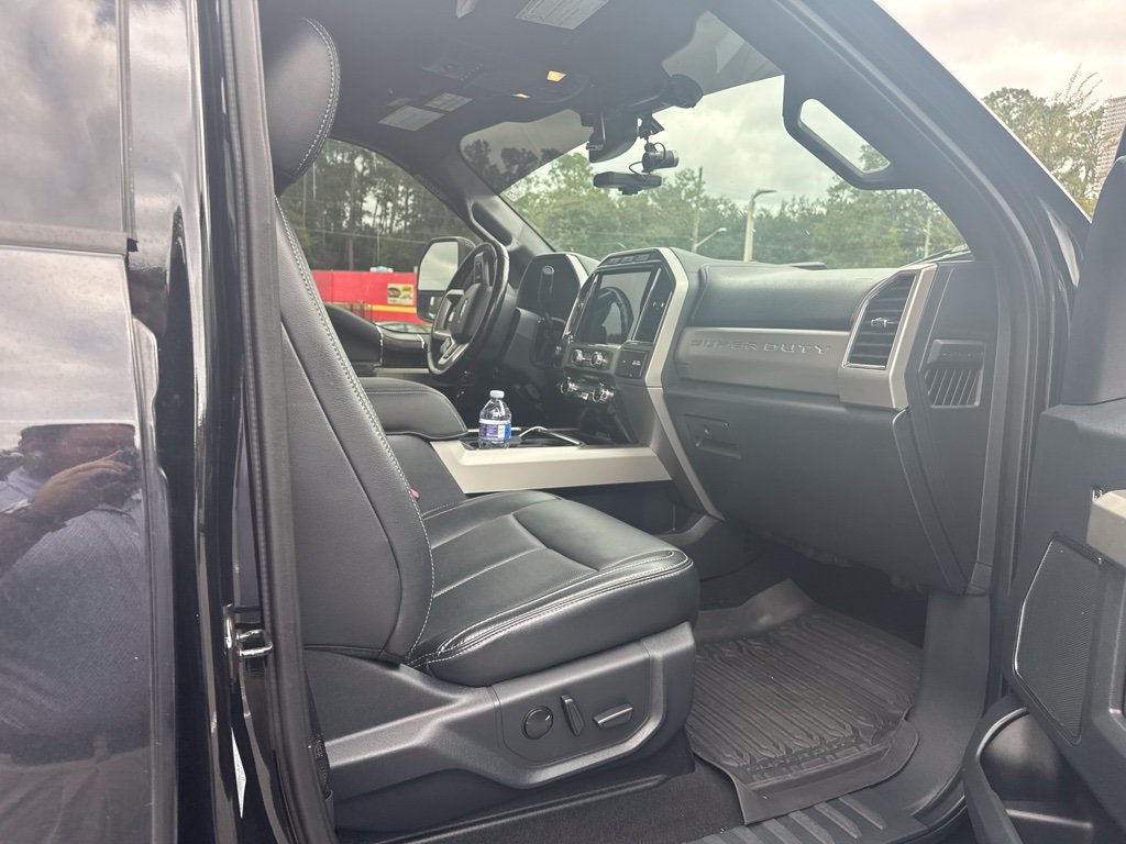 Used 2022 Ford F250 Lariat w/ Black Appearance Package AWD/4WD image 4