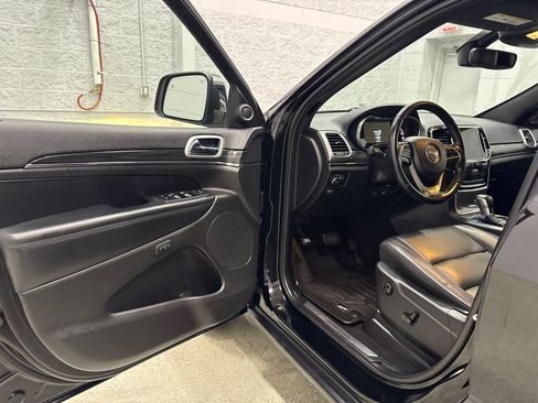 Used 2020 Jeep Grand Cherokee Limited w/ Trailer Tow Group IV AWD/4WD image 12