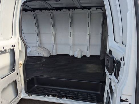 Used 2004 Chevrolet Express 1500 RWD image 15