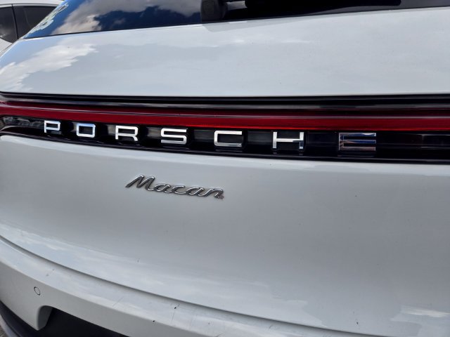Used 2019 Porsche Macan AWD/4WD image 9