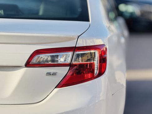 Used 2014 Toyota Camry SE image 8