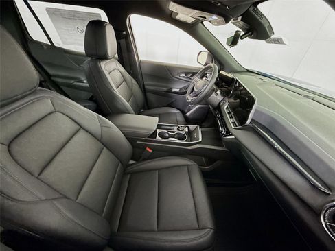 New 2026 Chevrolet Equinox LT w/ Convenience Package II image 21