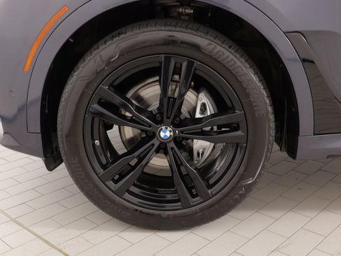 Used 2022 BMW X7 xDrive40i w/ M Sport Package AWD/4WD image 57