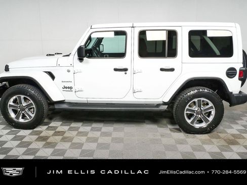 Used 2021 Jeep Wrangler Unlimited Sahara AWD/4WD image 29