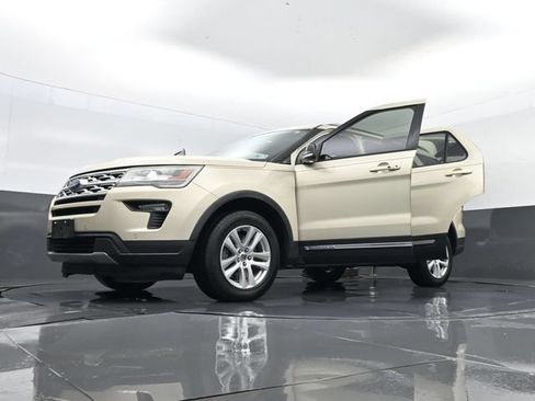 Certified 2018 Ford Explorer XLT w/ Equipment Group 202A AWD/4WD image 36