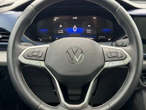 Used 2023 Volkswagen Taos SE FWD image 15
