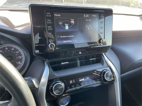 Used 2021 Toyota Venza LE image 23