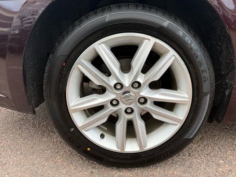 Used 2013 Toyota Avalon XLE image 9