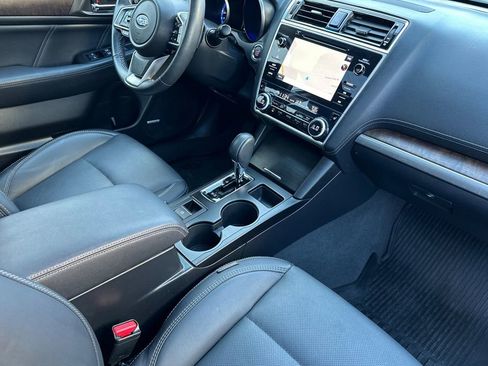Used 2018 Subaru Outback 3.6R Limited image 16