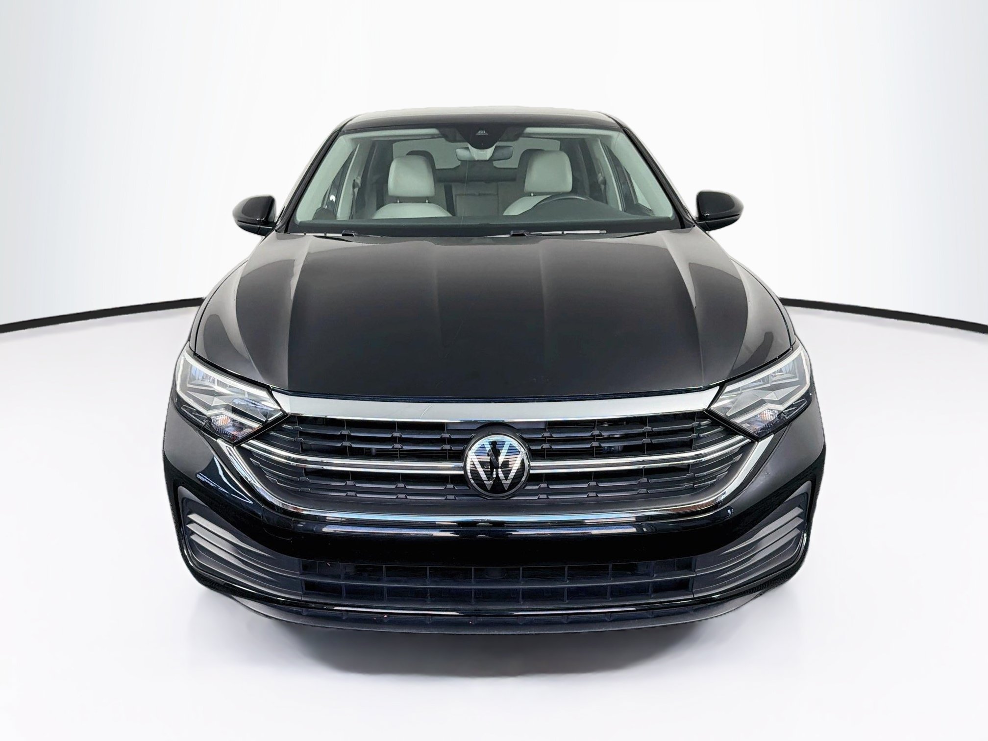 Used 2024 Volkswagen Jetta SE w/ Panoramic Sunroof Package FWD image 2