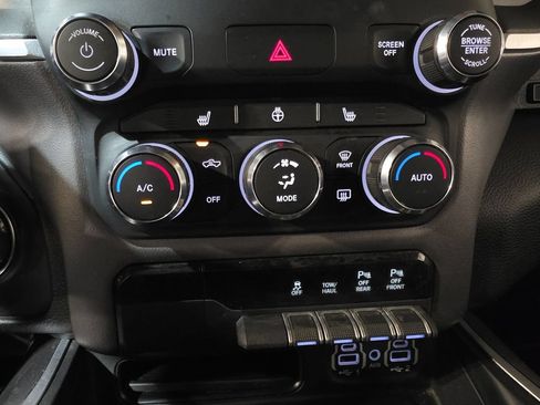 Used 2021 RAM 1500 Big Horn AWD/4WD image 16