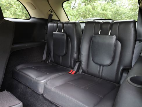 Used 2019 Lincoln MKT AWD image 8