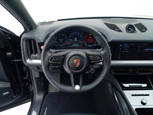 New 2026 Porsche Cayenne Coupe image 22