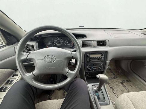 Used 2001 Toyota Camry LE FWD image 15